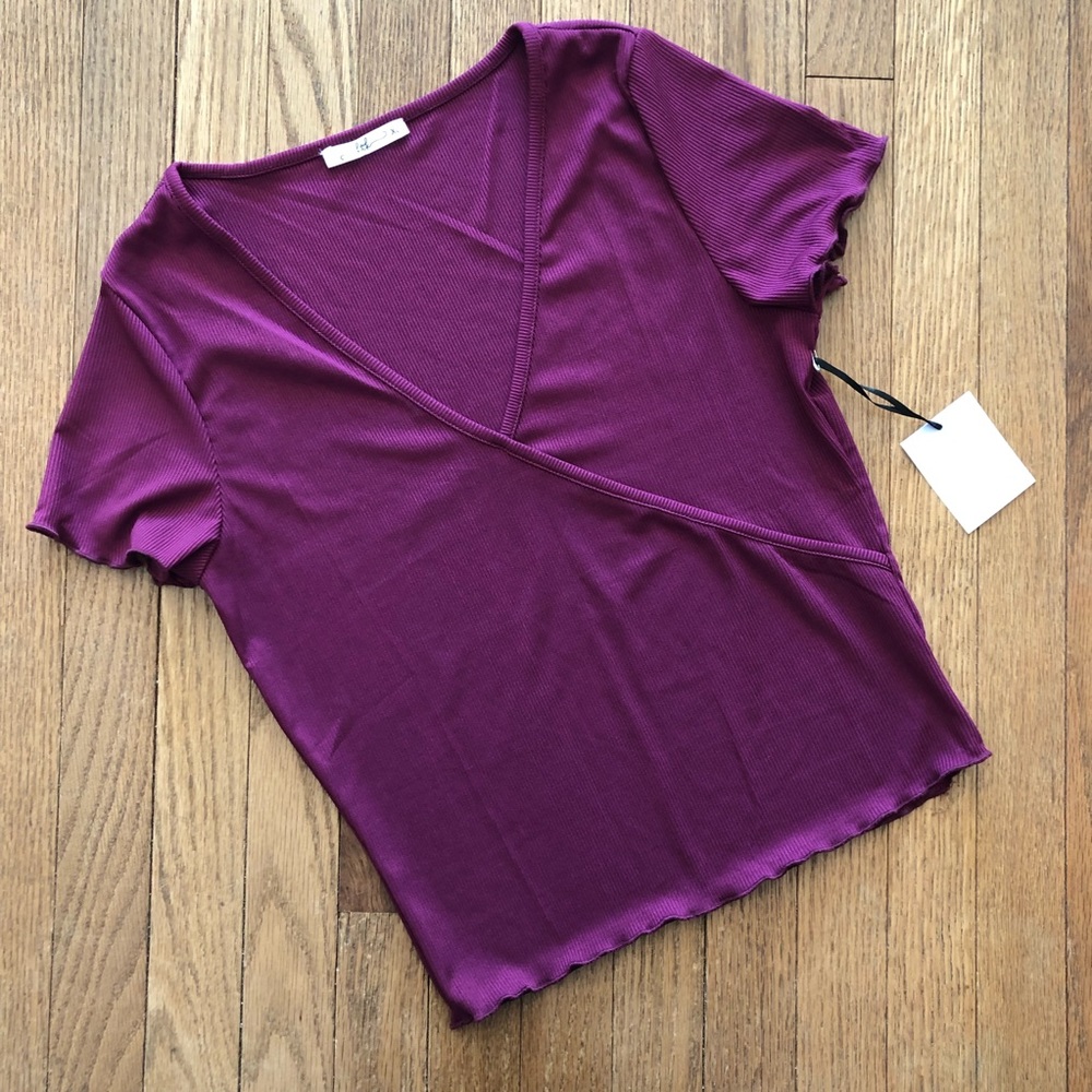KTK Burgundy top Top Short Sleeve V-Neckline Wavy hem Size XL Junior